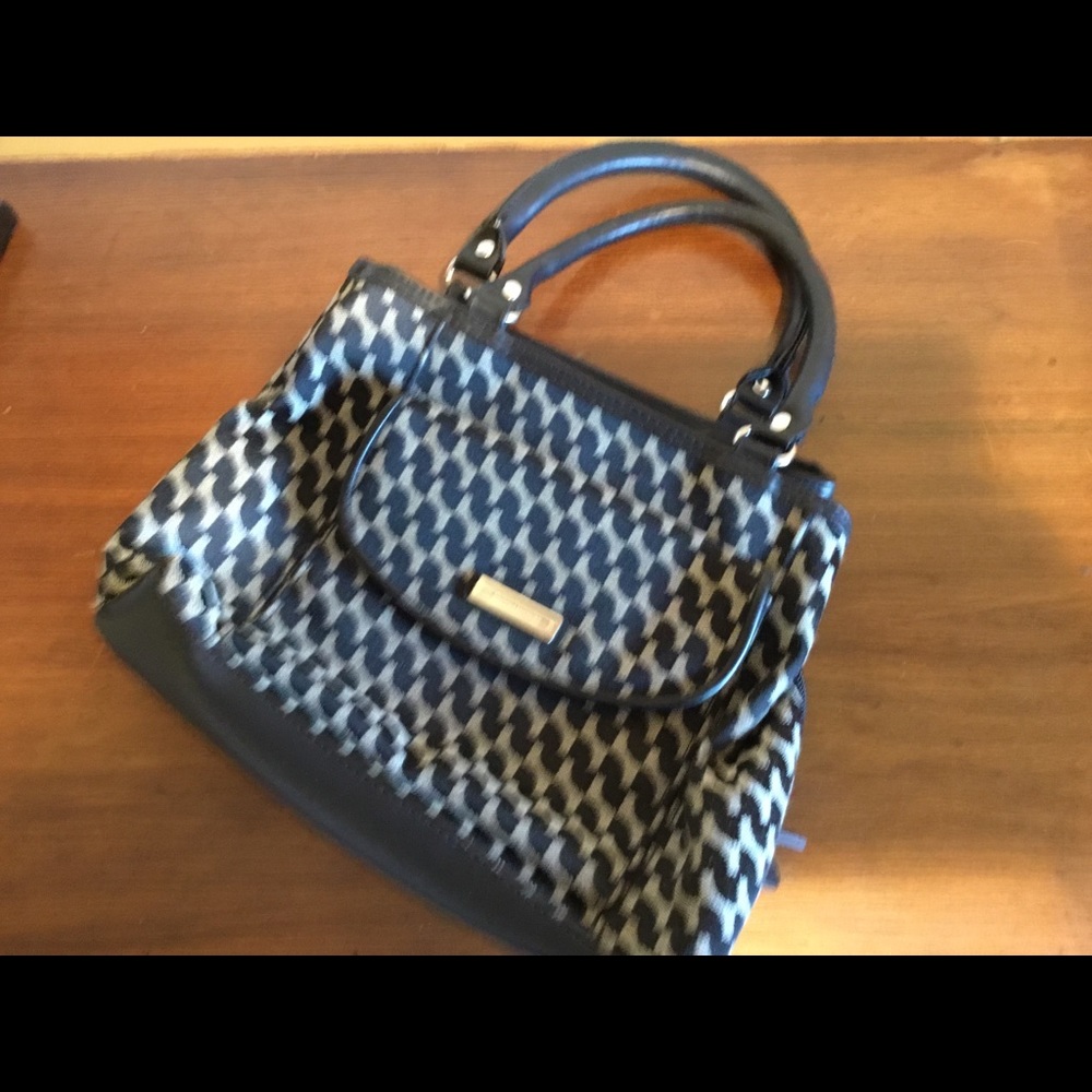 Black and white handbag. GUC. 3 for $10.